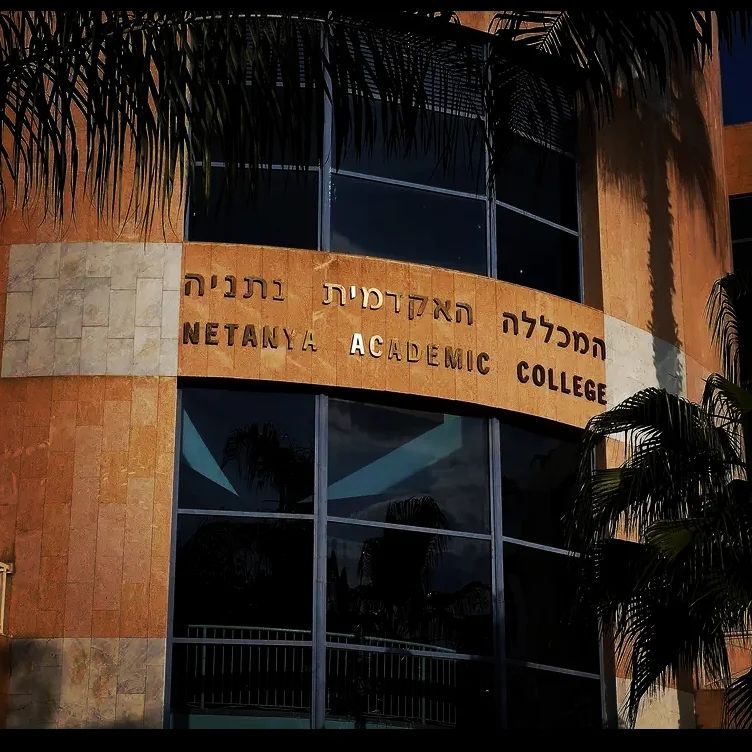 אחרי תקופה של העברת הרצאות בזום, לכיתת מצוינות לסטודנטים למשפטים במכללת נתניה, שבנו להרצות פרונטלי.
דן זילברמן ושות' משרד עורכי דין • ייצוג נכי צה"ל • רשלנות רפואית • נזקי גוף
רחוב התע"ש 20, בית הפעמון, ת.ד. 6, כפר סבא 4442520
טל. 073-3729009
פקס. 073-3729008
וואטסאפ. 09-8854979
דוא"ל. office@dzlaw.co.il
אתר. www.dzlaw.co.il