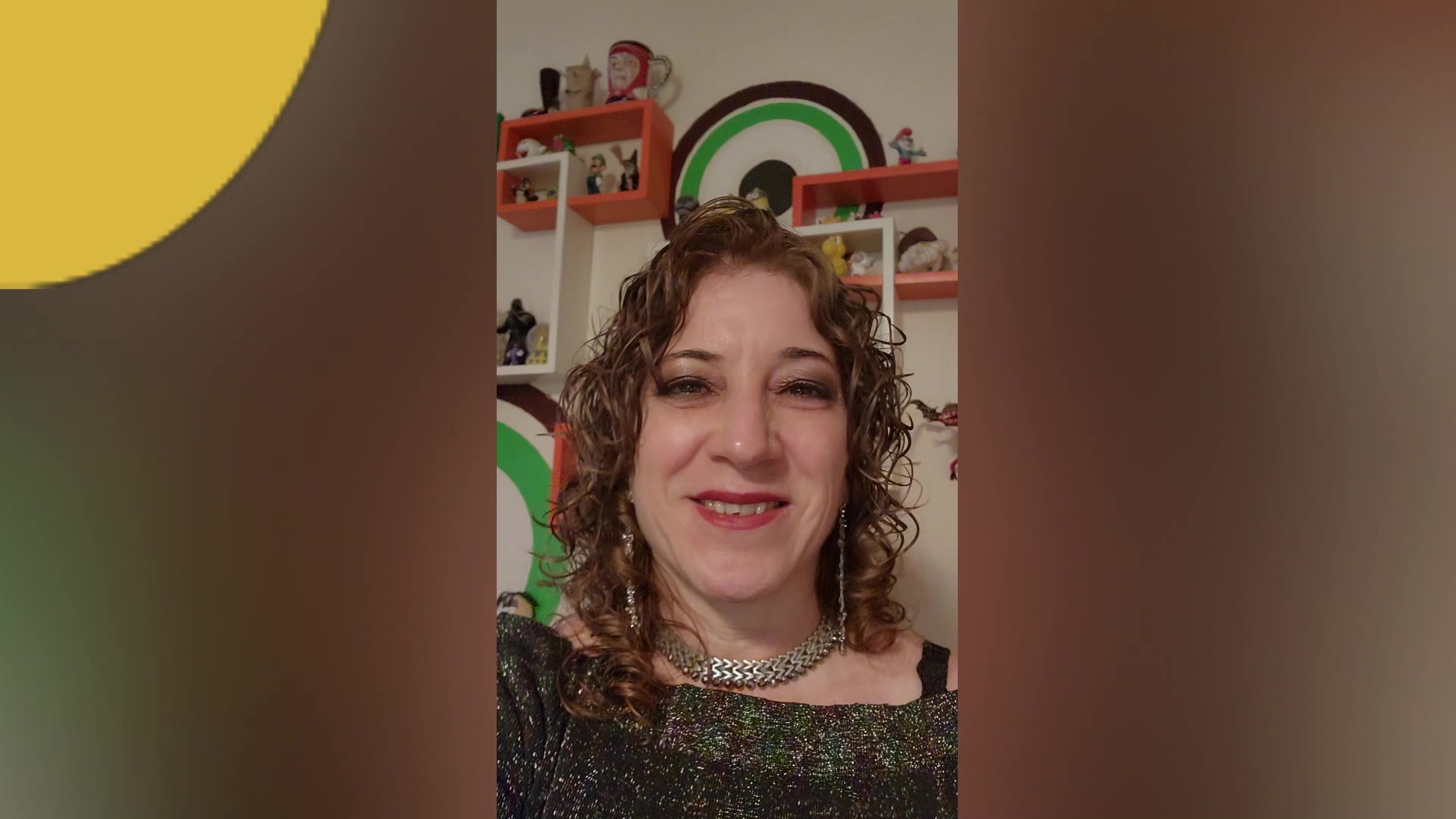 אז מה זה בידול? מי צריך אותו ולמה?
איך משווקים נכון יותר עם בידול?
אני מכשפה של עסקים, והכנתי לכם סרטון- מכשפה בקטנה. תיהנו.
Ronit Yovel